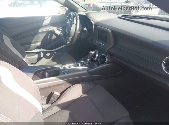 1G1FB3DS3P0144632 2023 CHEVROLET CAMARO Black წინა სალონის ხედი