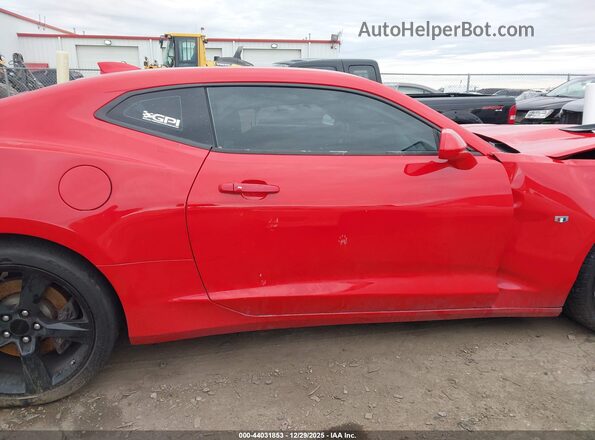 1G1FF1R73H0203001 2017 CHEVROLET CAMARO Red Widok wnętrza z tyłu
