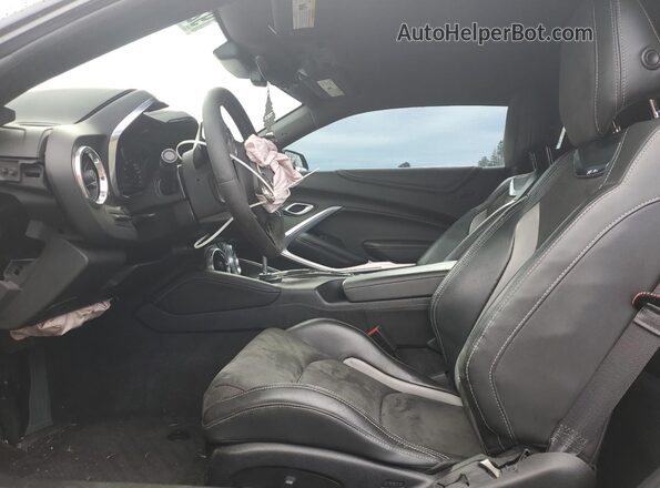 1G1FG1R78L0102672 2020 CHEVROLET CAMARO Черный Вид салона спереди