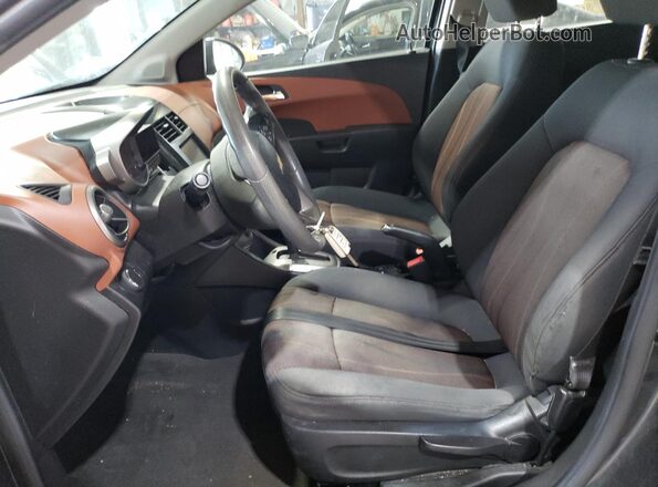 1G1JC5SH1G4133941 2016 CHEVROLET SONIC Gray Front interior view