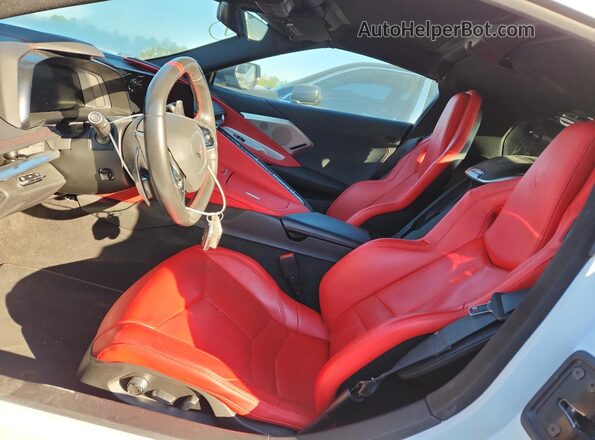 1G1YB2D41N5116171 2022 CHEVROLET CORVETTE Белый Вид салона спереди