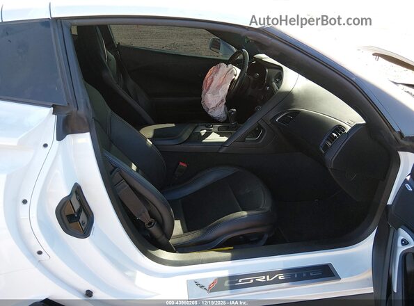 1G1YV2D77K5118570 2019 CHEVROLET CORVETTE Белый Вид салона спереди