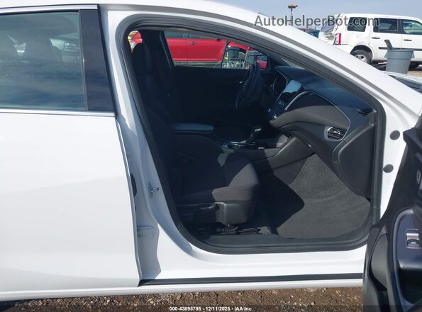 1G1ZB5ST3NF151370 2022 CHEVROLET MALIBU White Widok wnętrza z przodu