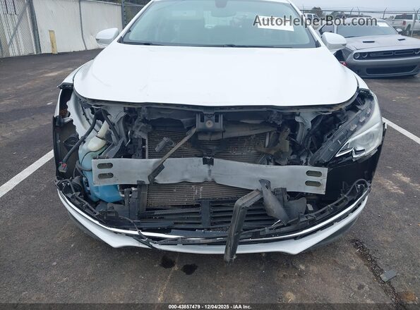 1G4ZP5SS2JU113128 2018 BUICK LACROSSE White Front view