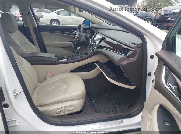 1G4ZP5SS2JU113128 2018 BUICK LACROSSE White Front interior view
