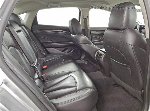 1G4ZP5SS9HU208165 2017 BUICK LACROSSE Silver Widok tylnych siedzeń