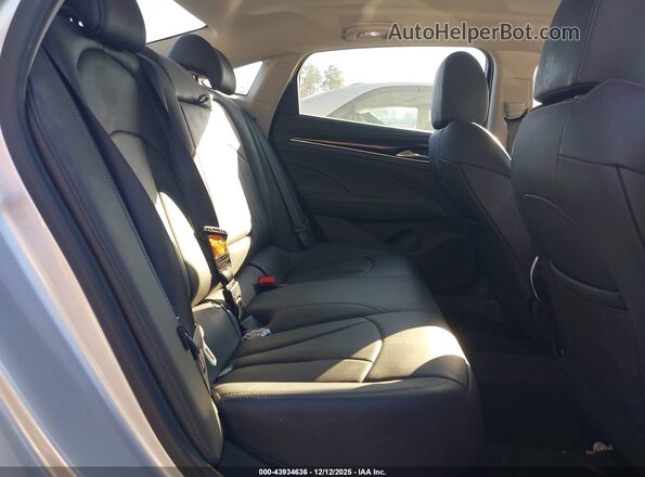 1G4ZP5SZ3KU129451 2019 BUICK LACROSSE Silver Widok naklejki z numerem VIN