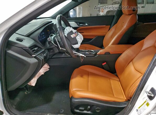 1G6DF5RL9M0130930 2021 CADILLAC CT4 White Front interior view