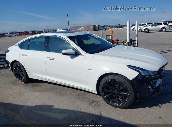 1G6DN5RW8M0143259 2021 CADILLAC CT5 White 360 interior view