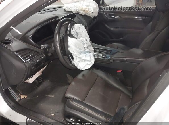 1G6DP5RKXM0113476 2021 CADILLAC CT5 White Widok wnętrza z przodu