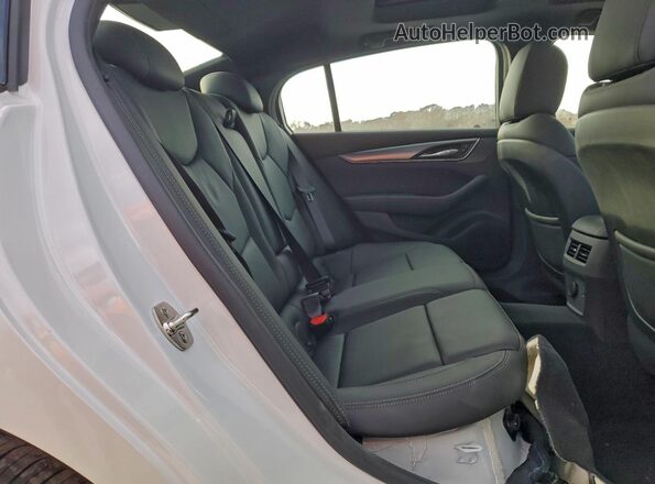 1G6DS5RK2S0105576 2025 CADILLAC CT5 White Widok tylnych siedzeń