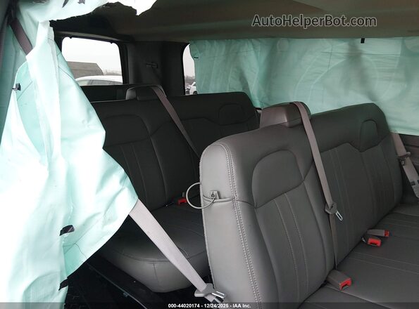 1GAWGEFP6S1268242 2025 CHEVROLET EXPRESS White VIN კოდის სტიკერის ხედი