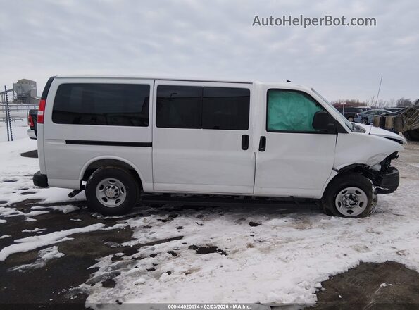 1GAWGEFP6S1268242 2025 CHEVROLET EXPRESS White უკანა სალონის ხედი