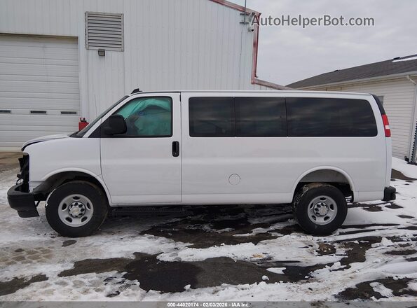 1GAWGEFP6S1268242 2025 CHEVROLET EXPRESS White სალონის 360-გრადუსიანი ხედი