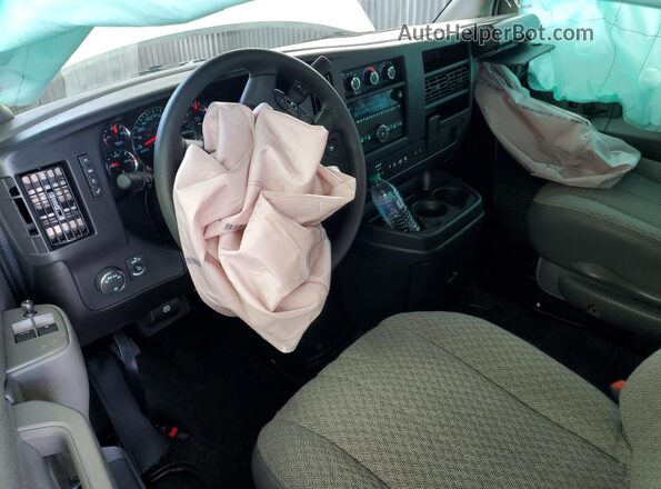 1GAZGPFP0S1219238 2025 CHEVROLET EXPRESS White Առջևի վահանակի տեսք