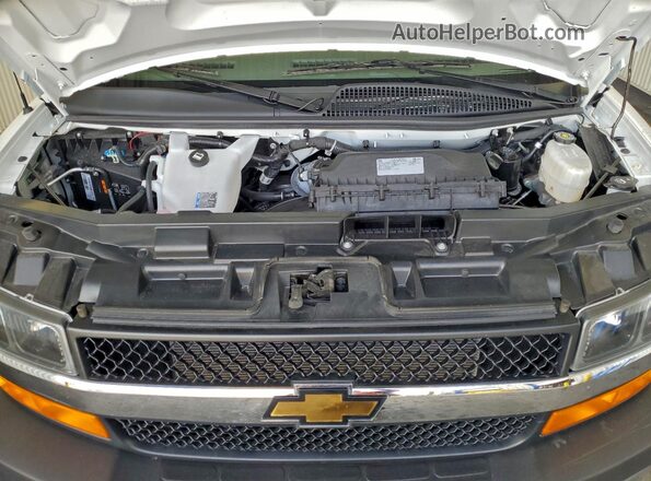 1GAZGPFP9S1218881 2025 CHEVROLET EXPRESS White Engine compartment view