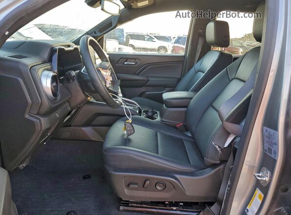 1GCPSCEKXR1207667 2024 CHEVROLET COLORADO Silver წინა სალონის ხედი