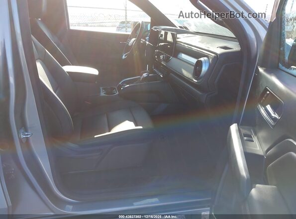 1GCPTCEK2P1204028 2023 CHEVROLET COLORADO Gray წინა სალონის ხედი