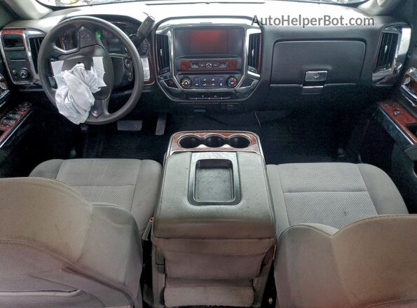 1GCRCPEC0JZ354611 2018 CHEVROLET 1500 Серебряный Вид панели приборов