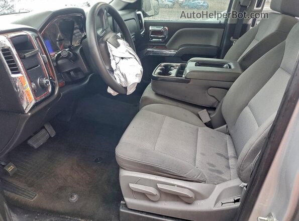 1GCRCPEC0JZ354611 2018 CHEVROLET 1500 Серебряный Вид салона спереди