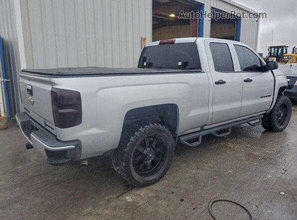 1GCRCPEC0JZ354611 2018 CHEVROLET 1500 Серебряный Задняя правая четверть