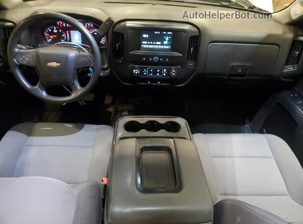 1GCVKPEC1JZ239551 2018 CHEVROLET 1500 Silver Widok deski rozdzielczej
