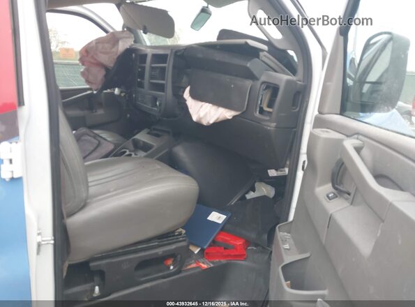 1GCWGAF71R1183092 2024 CHEVROLET EXPRESS Blue Front interior view