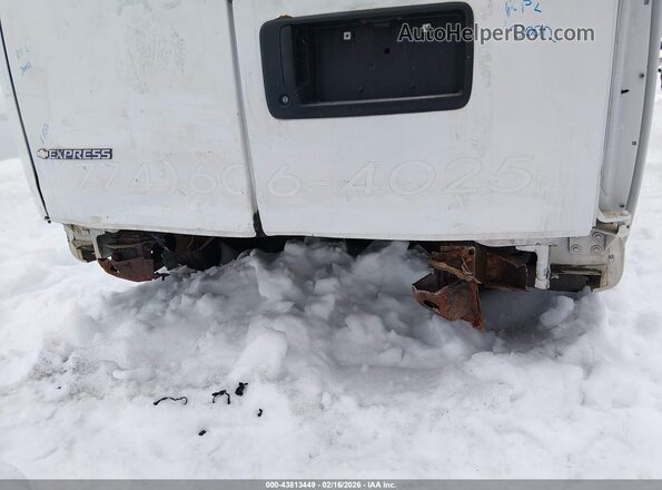 1GCWGAFF3G1242051 2016 CHEVROLET EXPRESS White Вид спереду