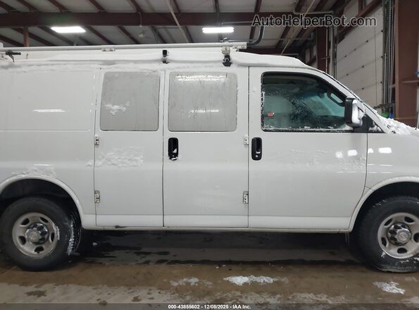 1GCWGAFG0L1192213 2020 CHEVROLET EXPRESS White Սալոնի հետևի տեսք