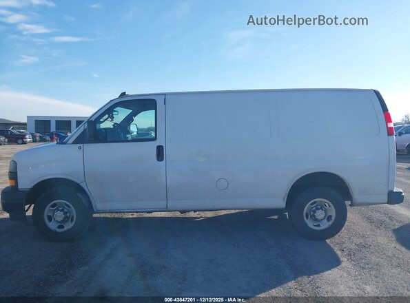 1GCWGAFP1N1217168 2022 CHEVROLET EXPRESS White ხელსაწყოთა პანელის ხედი