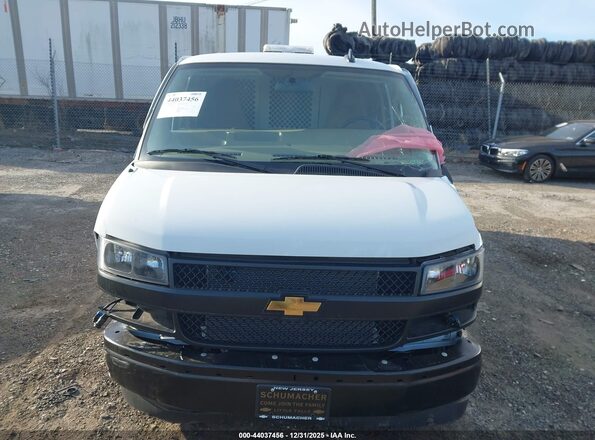 1GCWGAFP6S1205271 2025 CHEVROLET EXPRESS Белый Вид спереди