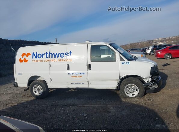 1GCWGAFP6S1205271 2025 CHEVROLET EXPRESS Белый Вид задней части салона