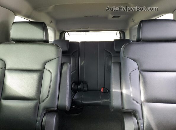 1GKS2GKC4LR202282 2020 GMC YUKON White Rear seats view