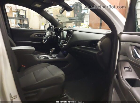 1GNEVGKW5NJ123867 2022 CHEVROLET TRAVERSE White Widok wnętrza z przodu