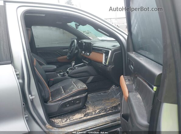 1GTP6DEK2P1128324 2023 GMC CANYON Gray Front interior view