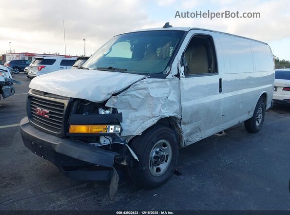 1GTW7AFB6J1343119 2018 GMC SAVANA 2500 Белый Передняя левая четверть