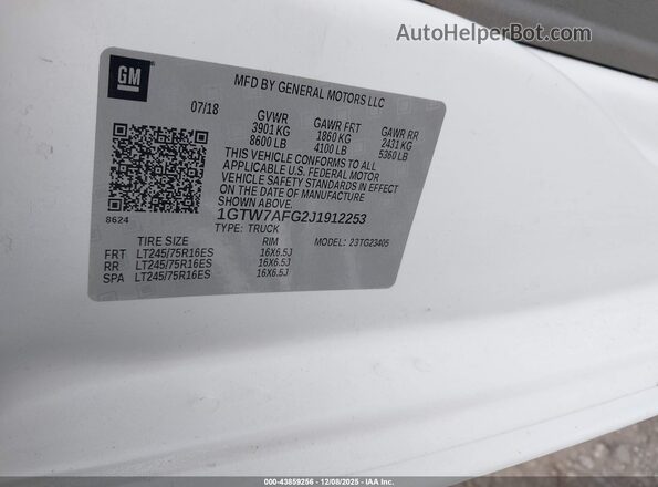 1GTW7AFG2J1912253 2018 GMC SAVANA 2500 White ძრავის განყოფილების ხედი