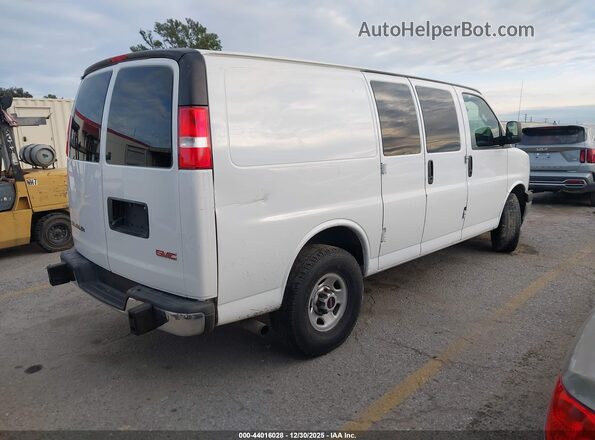 1GTW7AFGXK1340432 2019 GMC SAVANA 2500 White Trasero derecho