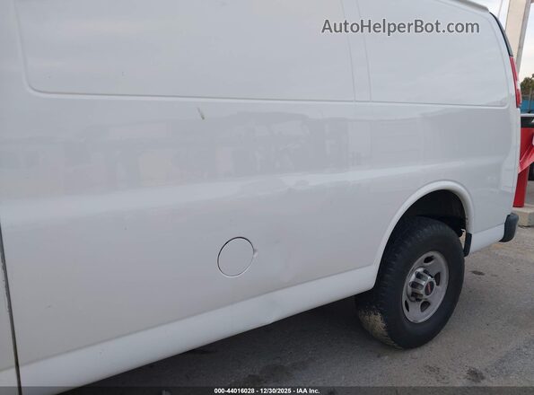 1GTW7AFGXK1340432 2019 GMC SAVANA 2500 White Vista frontal