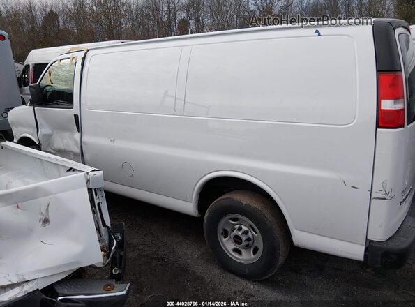 1GTW7AFP2R1185059 2024 GMC SAVANA CARGO White სალონის 360-გრადუსიანი ხედი