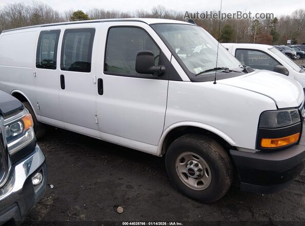 1GTW7AFP2R1185059 2024 GMC SAVANA CARGO White უკანა სალონის ხედი