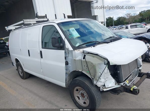 1GTW7AFP3P1151418 2023 GMC SAVANA CARGO White Widok wnętrza 360 stopni