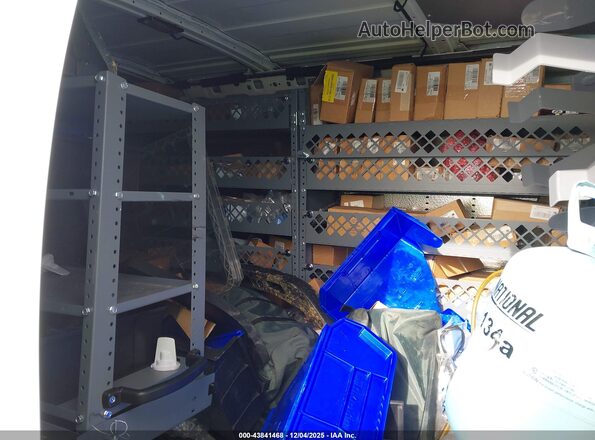 1GTW7AFP7R1165874 2024 GMC SAVANA CARGO White VIN კოდის სტიკერის ხედი