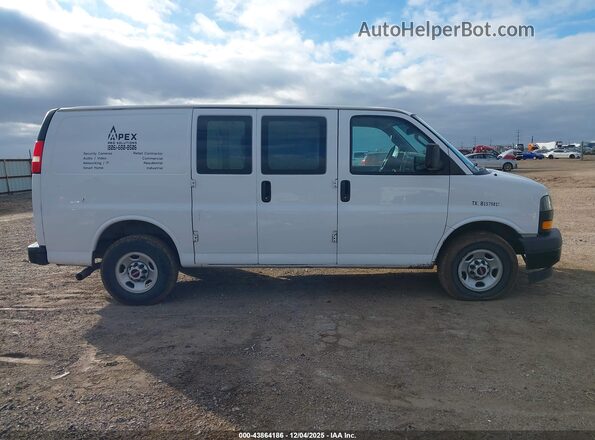 1GTW7AFPXJ1314945 2018 GMC SAVANA 2500 Белый Вид задней части салона