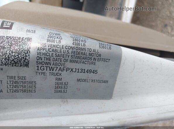 1GTW7AFPXJ1314945 2018 GMC SAVANA 2500 Белый Вид подкапотного пространства