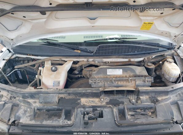 1GTW7AFPXJ1314945 2018 GMC SAVANA 2500 Белый Вид сзади