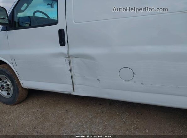 1GTW7AFPXJ1314945 2018 GMC SAVANA 2500 Белый Вид спереди