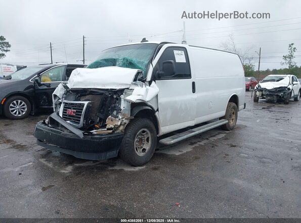 1GTW7AFPXM1212467 2021 GMC SAVANA CARGO Белый Передняя левая четверть