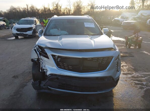 1GYFZCR44MF084411 2021 CADILLAC XT4 Silver Widok wnętrza z tyłu