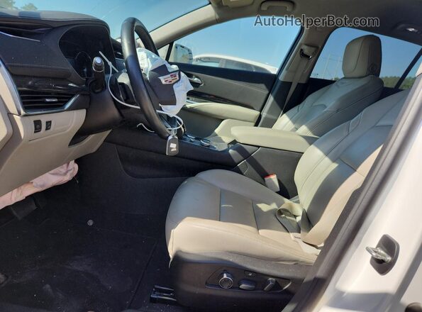 1GYFZCR4XMF059917 2021 CADILLAC XT4 Белый Вид салона спереди